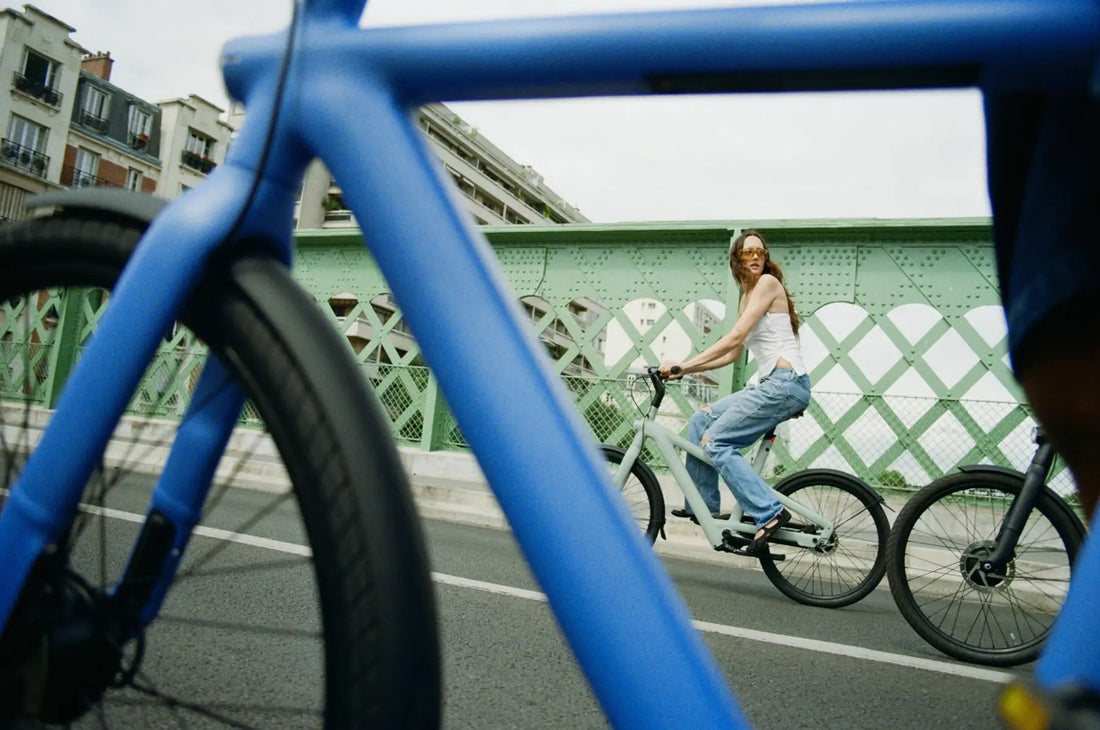 VanMoof S6 vs Cowboy Cruiser : comparatif vélo électrique connecté 2026